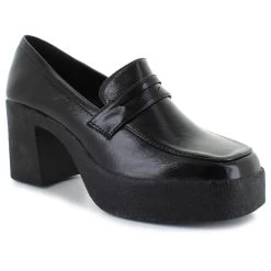 Hot Tomato Gadget Loafer